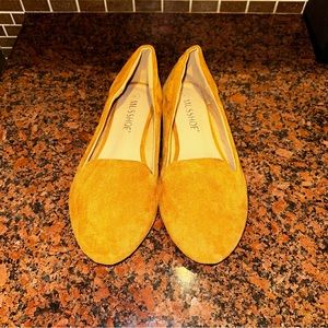 NWOT MUSSHOE Flats Size 8.5 in tan/brown